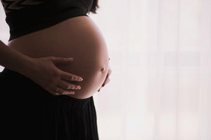 Schwangerschaftsstreifen: Vorbeugen, entgegenwirken, entfernen – und lieben lernen
